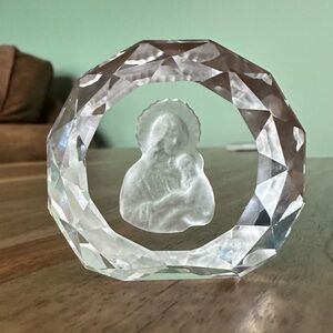 Crystal Madonna & baby JESUS & MARY
AUSTRIAN CRYSTAL Diamond Cut Crystal